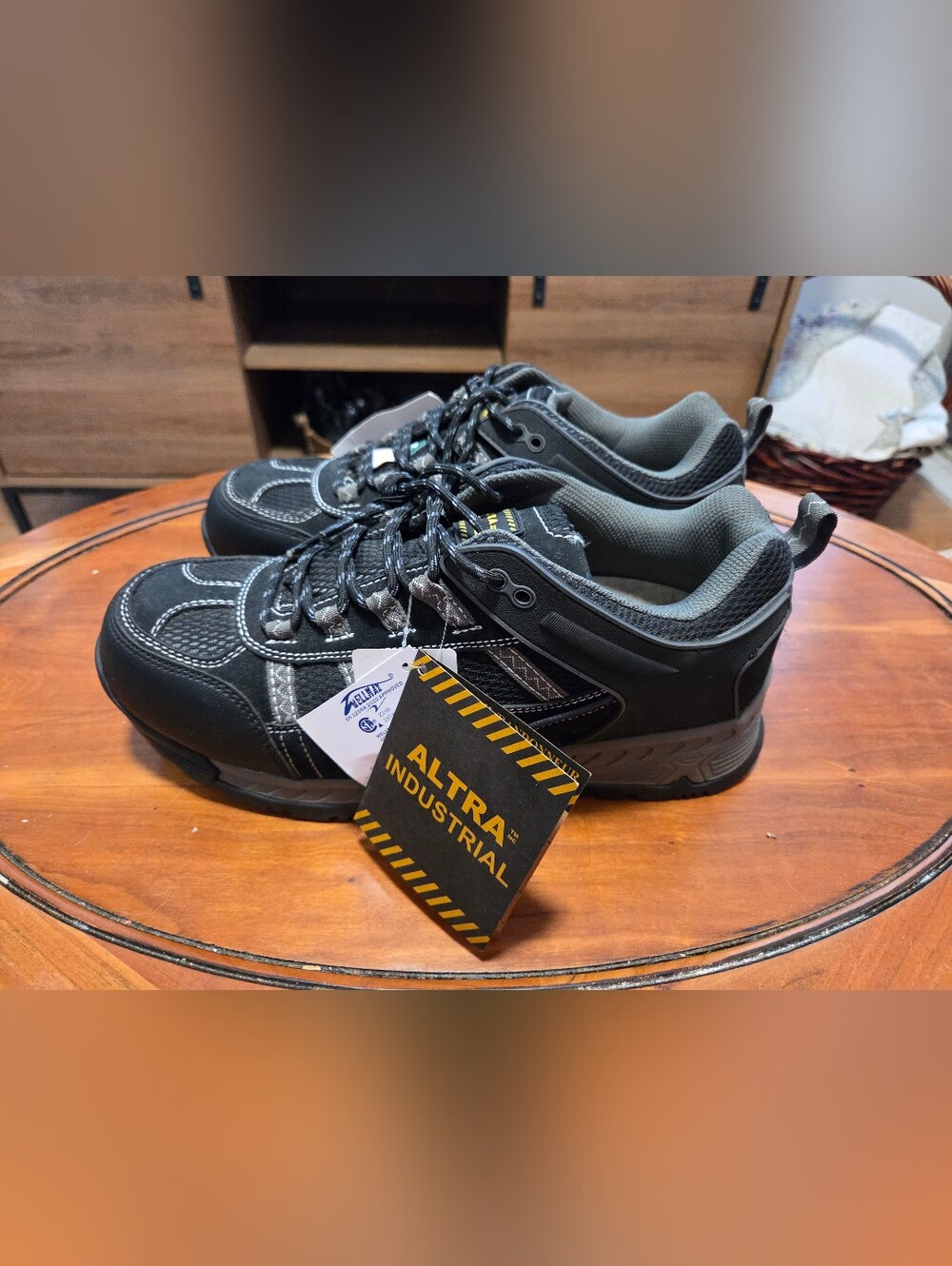 Altra Men's Black Athletic Industrial Work Shoes -steel Toed